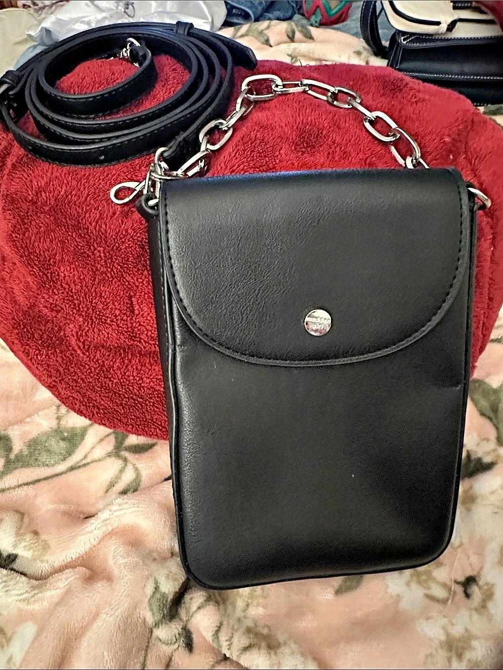 madison girl Crossbody Bag in Black